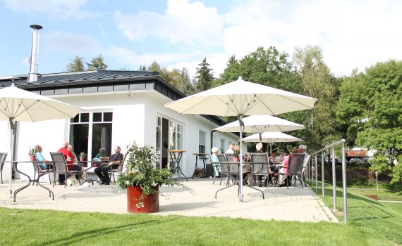 Außengastronomie am Clubhaus